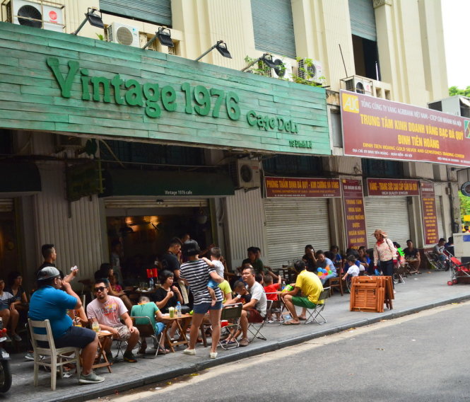 Người Hà Nội rủ nhau về phố đi bộ trong ngày Quốc khánh  