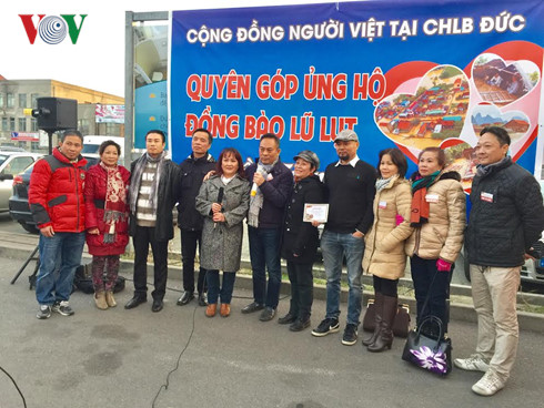 nguoi viet tai duc quyen gop duoc 125 000 euro ung ho ba con vung lu hinh 6