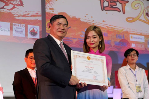 cong dong sinh vien viet nam tai duc tung bung don nam dinh dau hinh 2