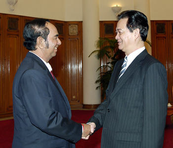 នាយករដ្ឋមន្រ្តីវៀតណាម Nguyen Tan Dung ទទួលជួបសន្ទនាជាមួយរដ្ឋមន្រ្តីក្រសួងប្រៃសណីទូរគមនាគមន៍កម្ពុជា