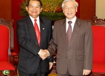 អគ្គលេខាបក្សកម្មុយនិស្តវៀតណាមទទួលជួបសន្ទនាជាមួយអភិបាល ទីក្រុងវៀងច័ន្ទ