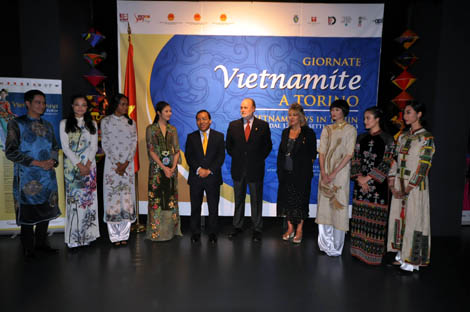 បើកពិព័រណ៌”បរិយាកាសវប្បធម៌វៀតណាម”នៅ Turin អ៊ីតាលី