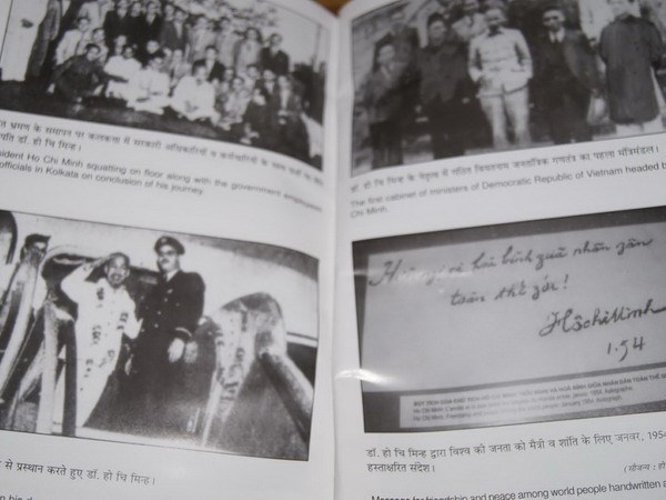 បង្ហាញមុខសៀវភៅស្តីពីជីវប្រវត្តិរបស់លោកប្រធាហូជីមិញជាភាសា  Hindi-ឥណ្ឌា។