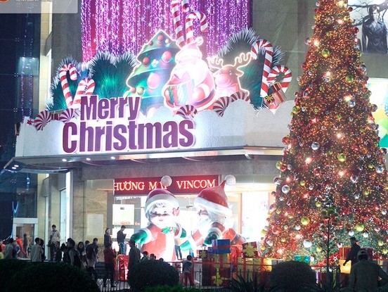 មានសកម្មភាពអបអរទទួលបុណ្យគ្រឹសស្មាស់យ៉ាង ច្រើននៅវៀតណាម។