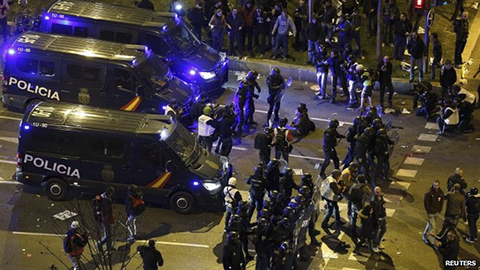 អំពើហិង្សារផ្ទុះឡើងនៅអែស្បាញ