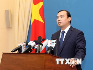 វៀតណាមប្រឆាំងជំទាស់យ៉ាងដាច់ខាតចំពោះសកម្មជនខ្មែរកម្ពុជាក្រោមដែលដុត​ទង់ជាតិវៀតណាម