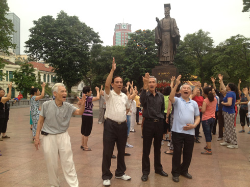 ការហាត់ក្បាច់យូហ្គាសំណើចនាំមកនូវសុខភាពល្អ