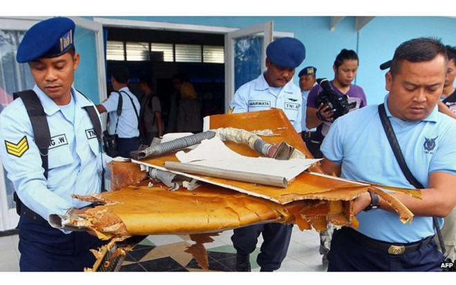 គេរកបានបំណែកធំចំននួន៥ របស់​យន្តហោះAirAsia​