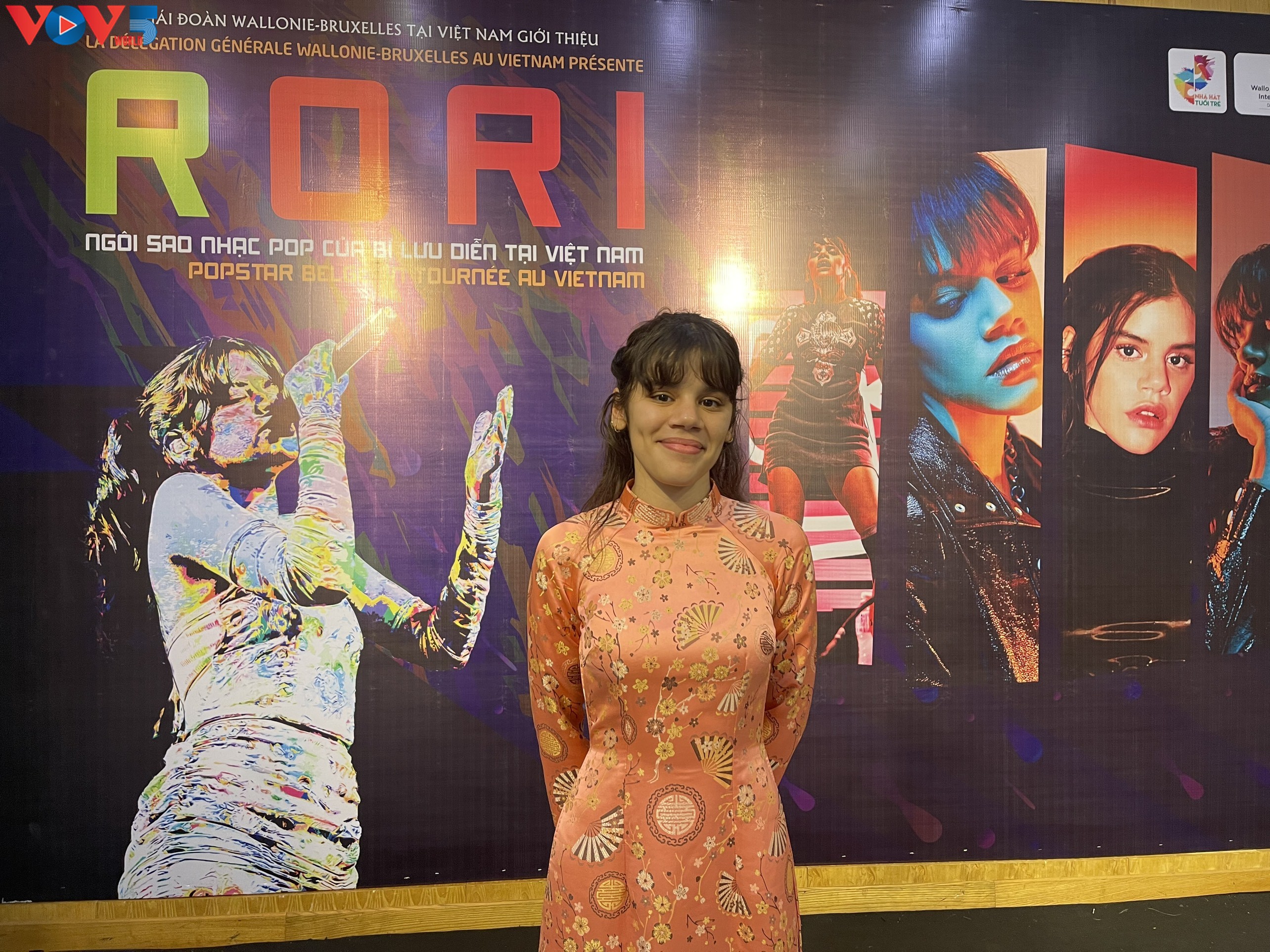 La pop star belge Rori au Vietnam