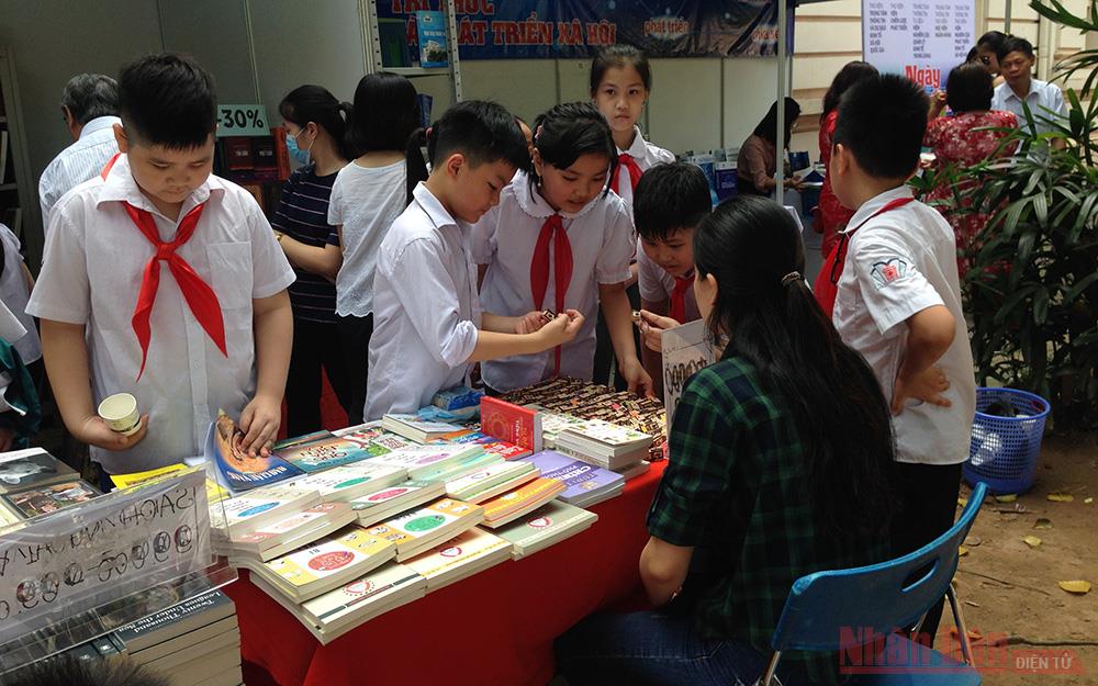 День книги 2021 посвящён теме «Книга и миссия развития культуры чтения»