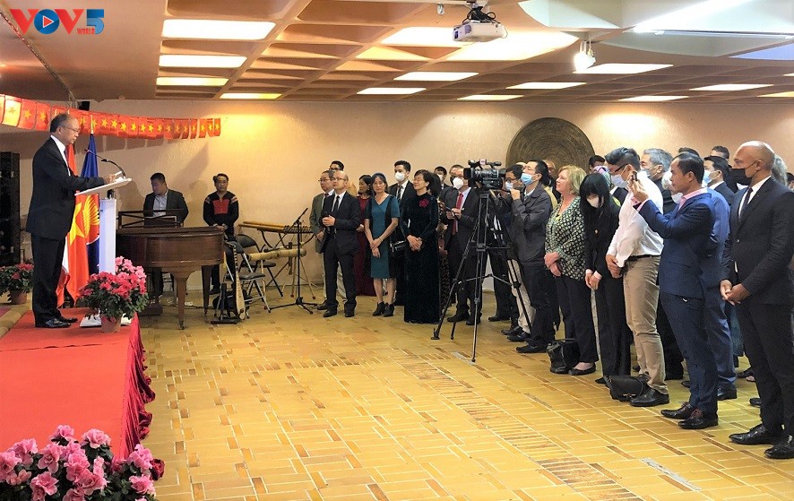 Посол Динь Тоан Тханг подтвердил развитие отношений между Вьетнамом и Францией