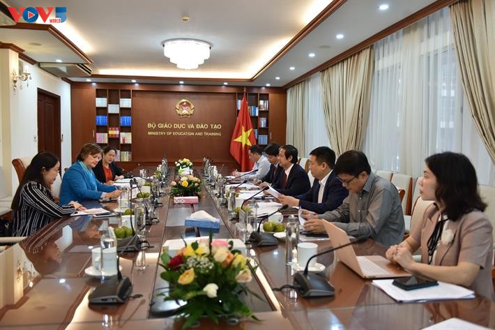 ЮНИСЕФ и Минобразования тесно сотрудничают, чтобы ни один ребенок не оставался в стороне.