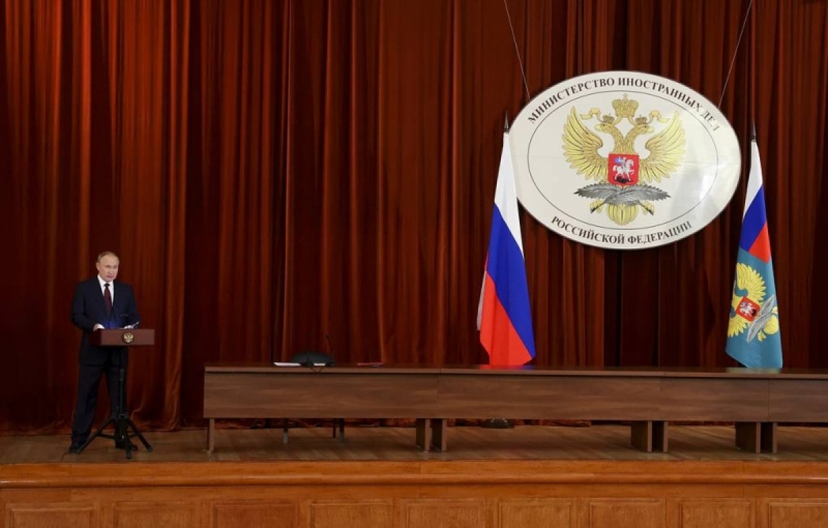 Президент РФ Владимир Путин: Запад обостряет ситуацию в Донбассе