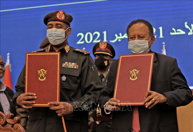 Судан возобновляет передачу власти гражданскому правительству