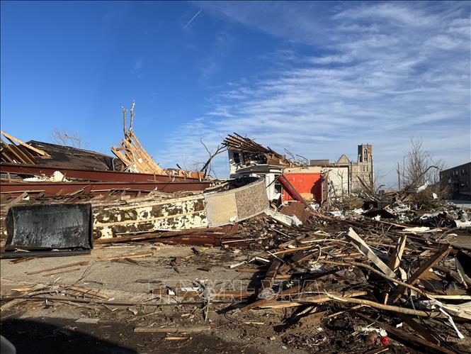 Руководители Вьетнама выразили соболезнования США в связи с разрушительными торнадо, обрушившимися на центральную часть этой страны