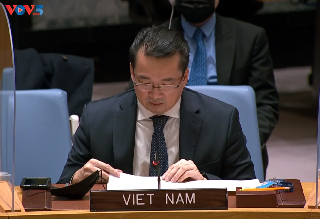 Уважение Устава ООН и международного права в поддержании мира и международной безопасности