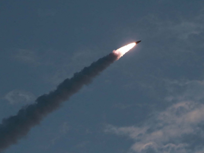 КНДР запустила неопознанный снаряд в сторону Японского моря