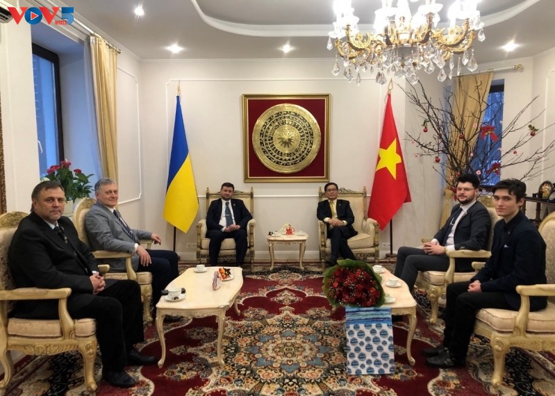 Празднование 30-летия установления дипотношений между Вьетнамом и Украиной