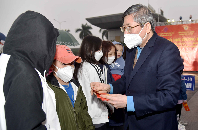 Около 9,48 млн. трудящихся получили помощь во время лунного нового года