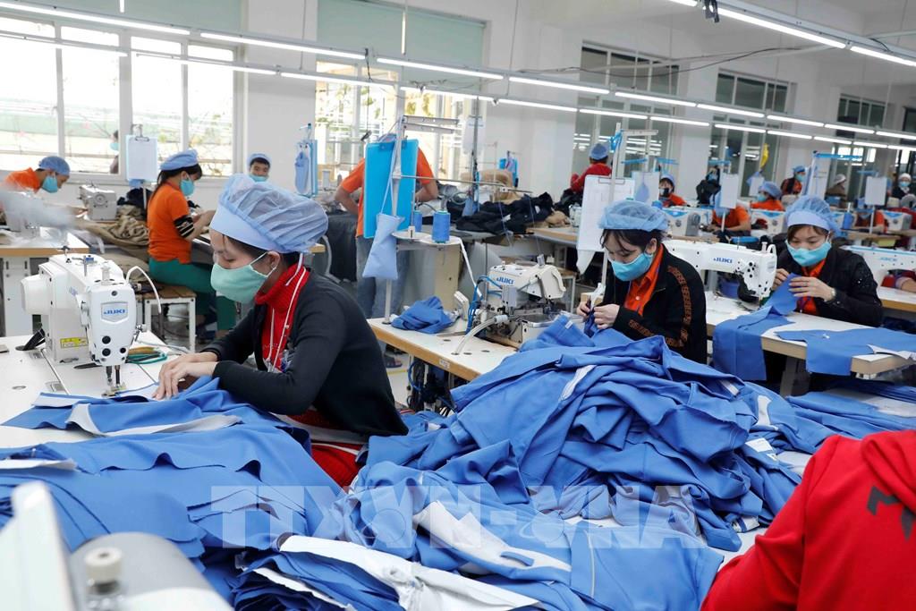 Экспорт текстильно-швейных продуктов впервые достиг 4 млрд. долл. в месяц