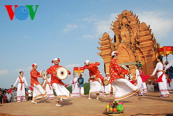 ទស្សនាបុរីវប្បធម៌ទេសចរណ៍បណ្ដាជនជាតិវៀតណាម