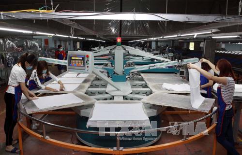 ឥណ្ឌាបង្កើនកិច្ចសហប្រតិបត្តិការជាមួយវៀតណាមលើវិស័យតម្បាញកាត់ដេរ