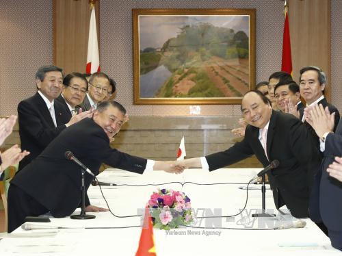 នាយករដ្ឋមន្រ្តីលោក Nguyen Xuan Phuc អញ្ជើញជួបសន្ទនាជាមួយប្រធានសភាជាន់ទាបជប៉ុន