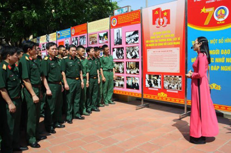 ប្រារព្ធឡើង ការតាំងពិព័រណ៍រូបថតវីរៈនារីកងកម្លាំងប្រដាប់អាវុធប្រជាជនភាគខាងត្បូងវៀតណាម