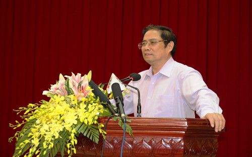 ប្រធានគណៈកម្មាធិការចាត់តាំងមជ្ឈឹមលោក Pham Minh Chinh ចូលរួមពិធីជប់លៀង  នៃទិវាហុងកុងត្រឡប់មកចិនវិញ