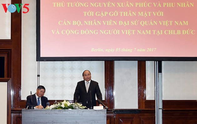 នាយករដ្ឋមន្រ្តីវៀតណាមលោក Nguyen Xuan Phuc ជួបសំណេះសំណាលជាមួយ ជនវៀតណាមប្រចាំនៅអាល្លឺម៉ង់