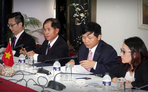 ពិគ្រោះយោបល់នយោបាយវៀតណាម - បង់ក្លាដែស លើកដំបូង