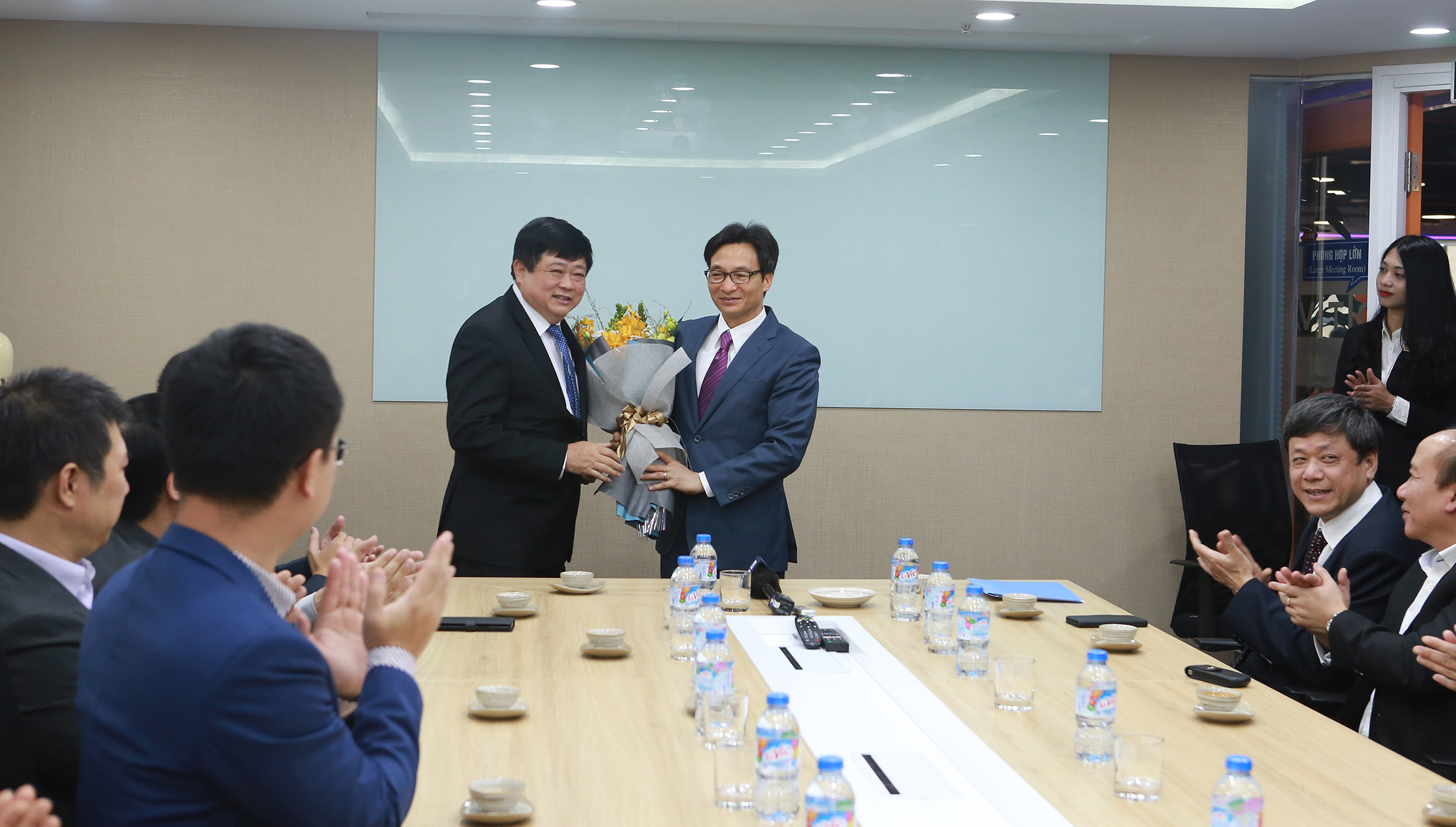 ឧបនាយករដ្ឋមន្ត្រីលោក Vu Duc Dam៖ វិទ្យុសម្លេងវៀតណាមបន្តពង្រីកប្រៀបខ្លាំងដើម្បីមានការអភិវឌ្ឍន៍ថ្មី