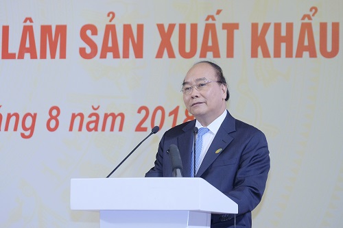 នាយករដ្ឋមន្ត្រី លោក Nguyen Xuan Phuc ជាអធិបតីសន្និសីទស្តីពីដំណោះស្រាយអភីវឌ្ឍន៍ផ្នែកឧស្សាហកម្មឈើ