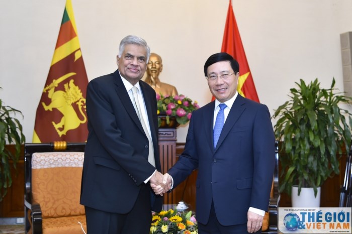 ឧបនាយករដ្ឋមន្ត្រី និងជារដ្ឋមន្ត្រីការបរទេសវៀតណាមលោក Pham Binh Minh ជួបសន្ទនាជាមួយ នាយករដ្ឋមន្ត្រីស្រីលង្កា