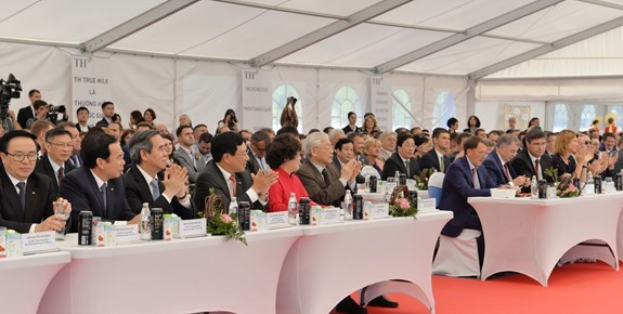 អគ្គលេខាបក្សកុម្មុយនីស្តវៀតណាមលោក Nguyen Phu Trong អញ្ជើញទៅបំពេញការងារនៅខេត្ត Kaluga សហព័ន្ធរុស្ស៊ី