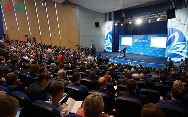 ពិធីបើកវេទិកាសេដ្ឋកិច្ចប៉ែកខាងកើតលើកទី៤