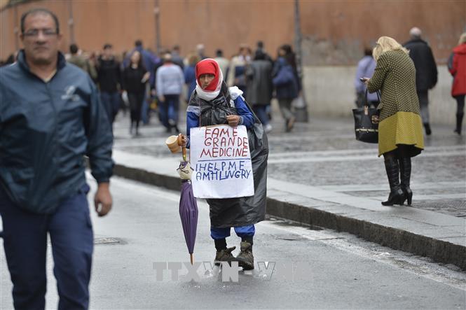 ជិតពាក់កណ្តាលចំនួនប្រជាជនពិភពលោកនៅតែរស់នៅក្នុងប្រាក់ចំណូលទាបជាង ៥,៥ ដុល្លារអាមេរិកក្នុងមួយថ្ងៃ