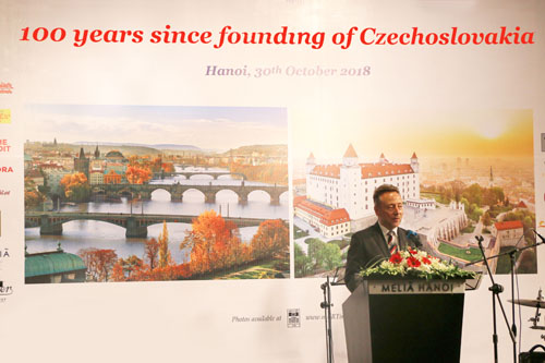 សាធារណៈរដ្ឋឆែកយកចិត្តទុកដាក់យ៉ាងខ្លាំងដល់ការអភិវឌ្ឍសេដ្ឋកិច្ចនិងកិច្ចសហប្រតិបតិ្តការជាមួយវៀតណាម