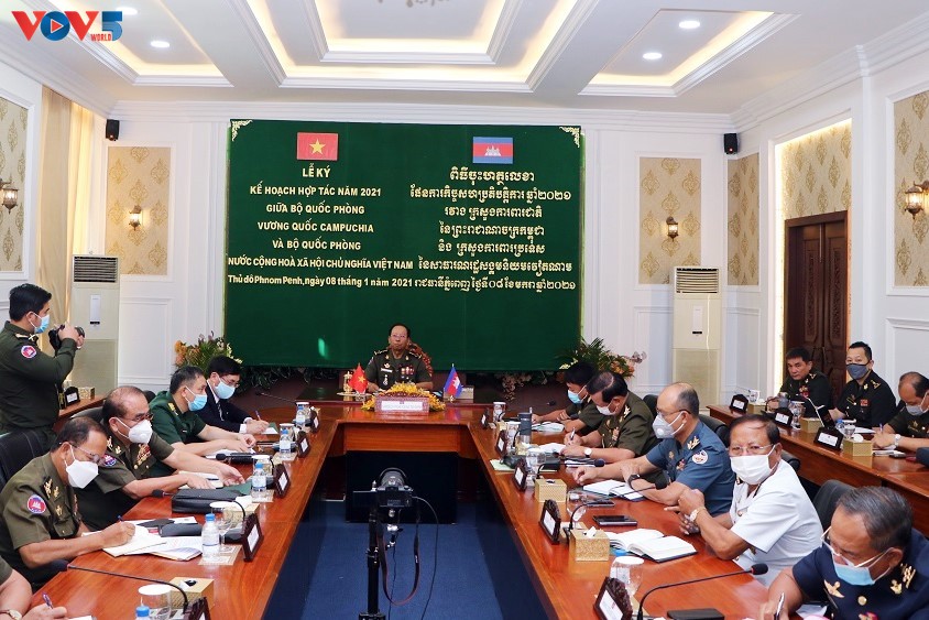 វៀតណាមនិងកម្ពុជាចុះហត្ថលេខាលើផែនការសហប្រតិបត្តិការការពារជាតិឆ្នាំ២០២១