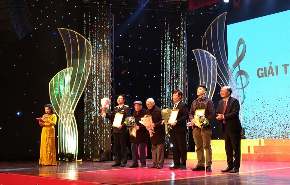 កម្មវិធីប្រគល់រង្វាន់តន្ត្រីវៀតណាមឆ្នាំ ២០២០ ប្រគល់រង្វាន់ជូនវណ្ណកម្មចំនួន ៧៨ ដែលមានគុណភាពឆ្នើមលើគ្រប់ប្រភេទ