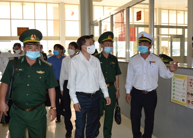 ពង្រឹងការឃោសនា  ការណែនាំលំអិត​ដល់អ្នកធ្វើចត្តាឡីស័ក និង​អ្នកឆ្លង​ចូល​ប្រទេស