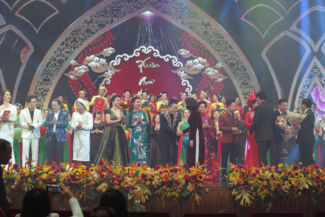 រួមកម្លាំងកាយចិត្តដើម្បីបង្កើនប្រភពកម្លាំងពលំរបស់ប្រជាជាតិទាំងមូល