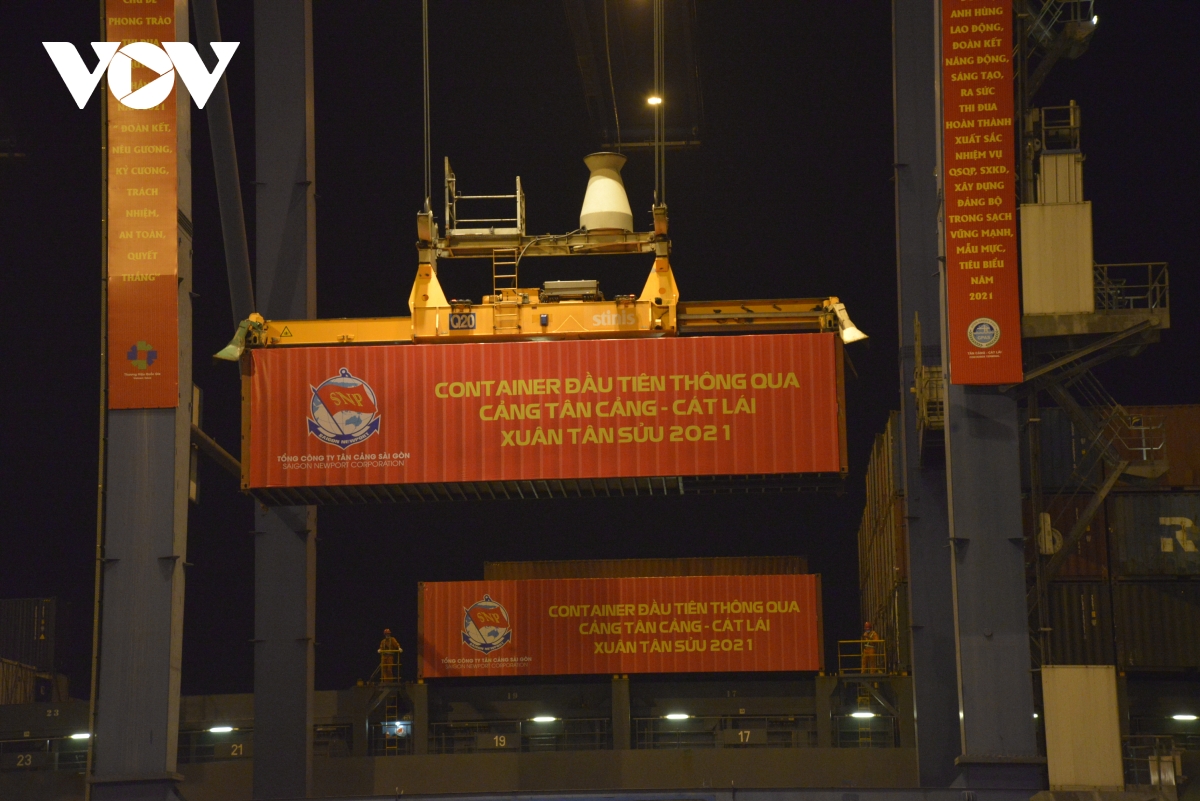 កំពង់ផែ Tan Cang Sai Gon ទទួលស្វាគមន៍កុងតឺន័រដំបូងគេដែលឆ្លងកាត់កំពង់ផែនេះក្នុងឆ្នាំឆ្លូវ ត្រីស័ក២០២១