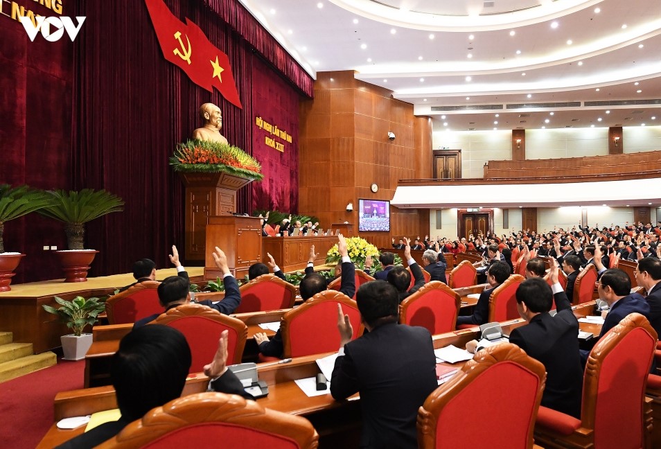 អនុវត្តន៍ការនាំសេចក្ដីសម្រេចចិត្តនៃមហាសន្និបាតលើកទី ១៣ របស់​បក្សចូល​ក្នុងជីវភាព​រស់នៅ