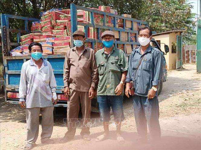 កម្ពុជាបន្តផ្តល់ជំនួយឧបត្ថម្ភដល់សហគមន៍វៀតណាមដែលកំពុងប្រឈមនឹងការលំបាកដោយសារធ្វើចត្តាឡីស័កកូវីដ-១៩បង្ការកូវីដ ១៩