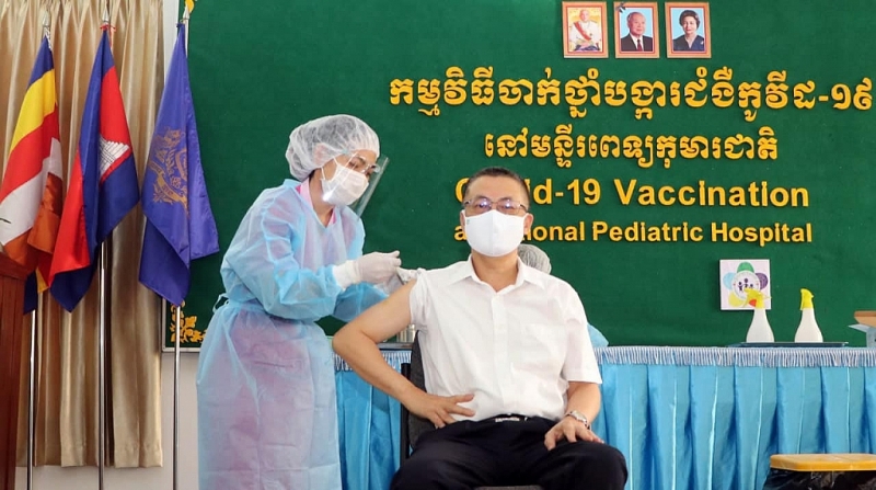 កម្ពុជារៀបចំការចាក់ថ្នាំបង្ការជំងឺកូវីដ-១៩ សម្រាប់អ្នកការទូតវៀតណាម