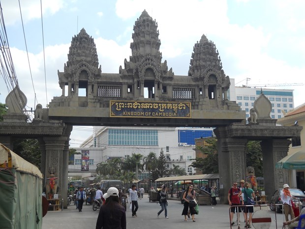 កម្ពុជានិងបណ្តាប្រទេសជាសមាជិកអាស៊ានដទៃ​ទៀតប្តេជ្ញាចិត្ត​ធ្វើឱ្យប្រសើរឡើង​នូវផ្លូវគមនាគមន៍ក្នុងតំបន់