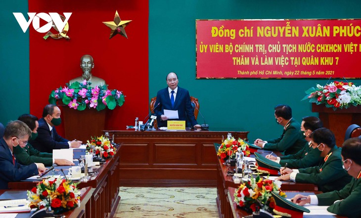 លោកប្រធានរដ្ឋ Nguyen Xuan Phuc អញ្ជើញជួបធ្វើការជាមួយយោធភូមិភាគទី៧