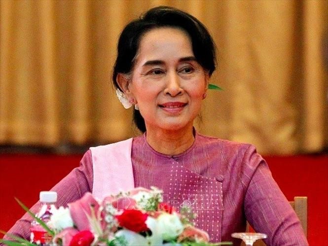 លោកស្រី Aung San Suu Kyi បានបង្ហាញខ្លួននៅតុលាការ