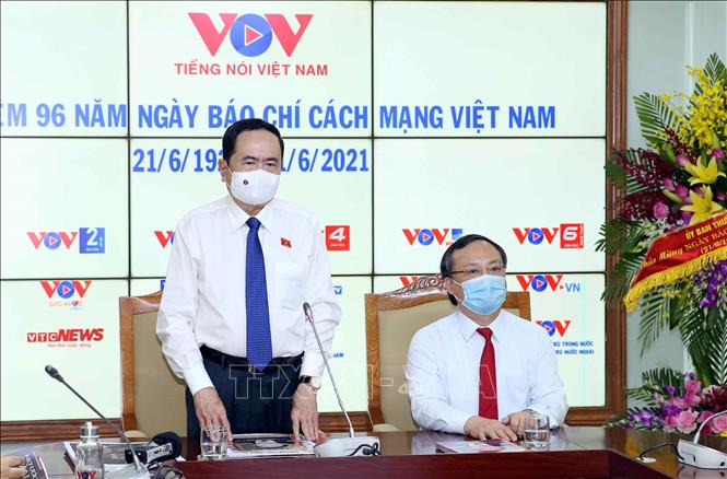 អនុប្រធានអចិន្រ្តៃយ៍រដ្ឋសភាលោក Tran Thanh Man អបអរសាទរវិទ្យុសម្លេងវៀត ណាមក្នុងឱកាសទិវាសារព័ត៌មានបដិវត្តន៍វៀតណាម